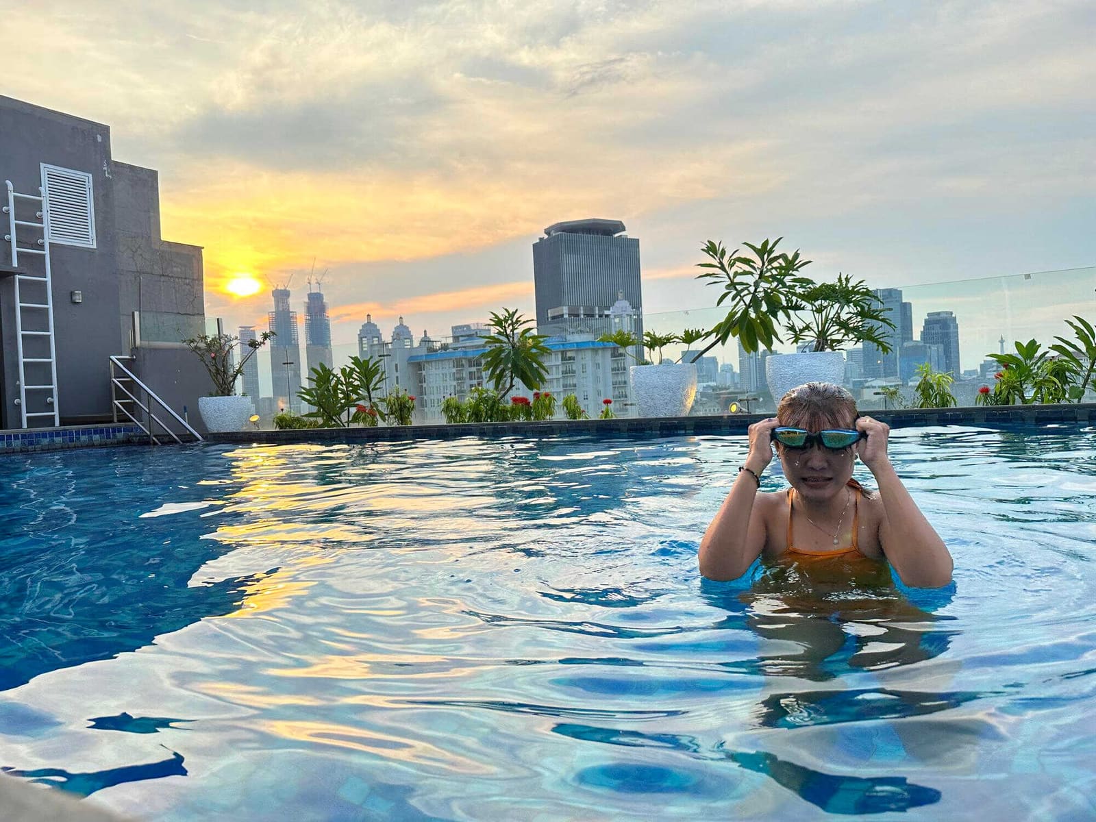 How to Adapt Pool Service Strategies for Hot Climates