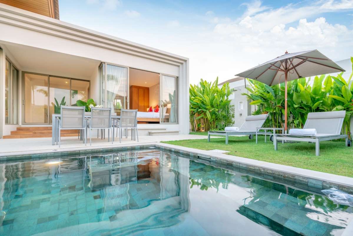 How to Build Eco-Friendly Pool Maintenance Kits