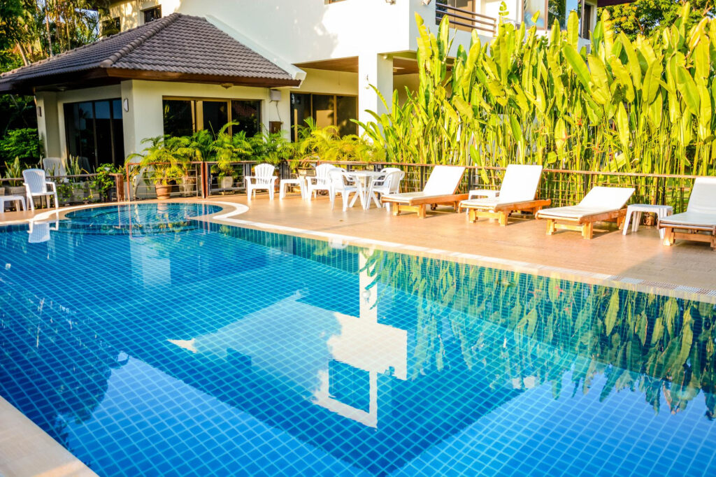 How to Manage Your Pool Service Invoicing