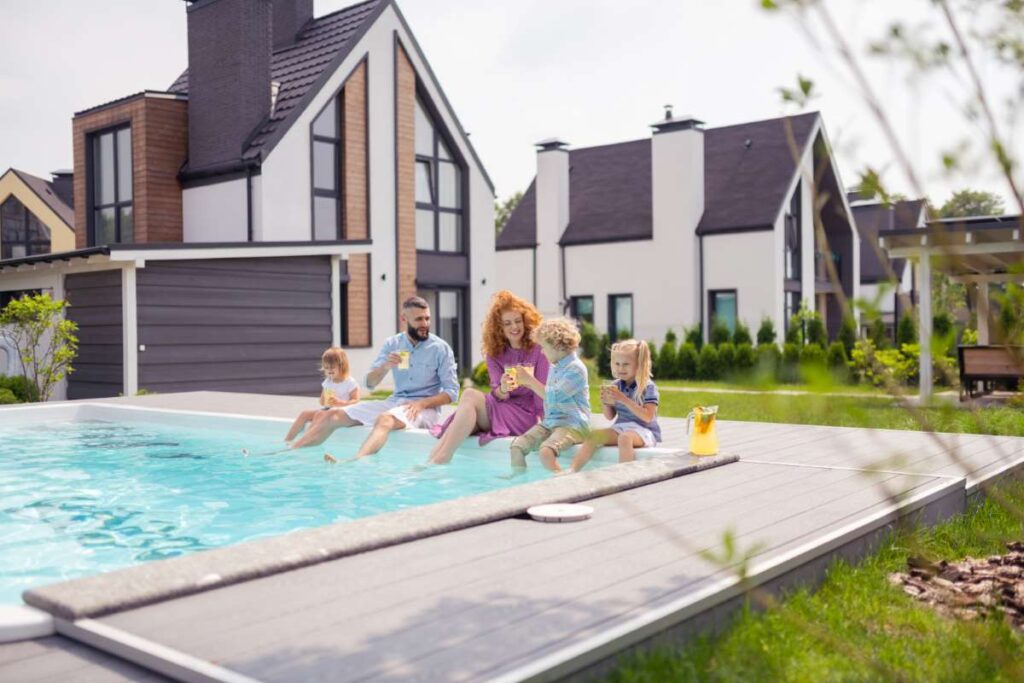 Send Billing Mistakes Pool Service Pros Should Avoid