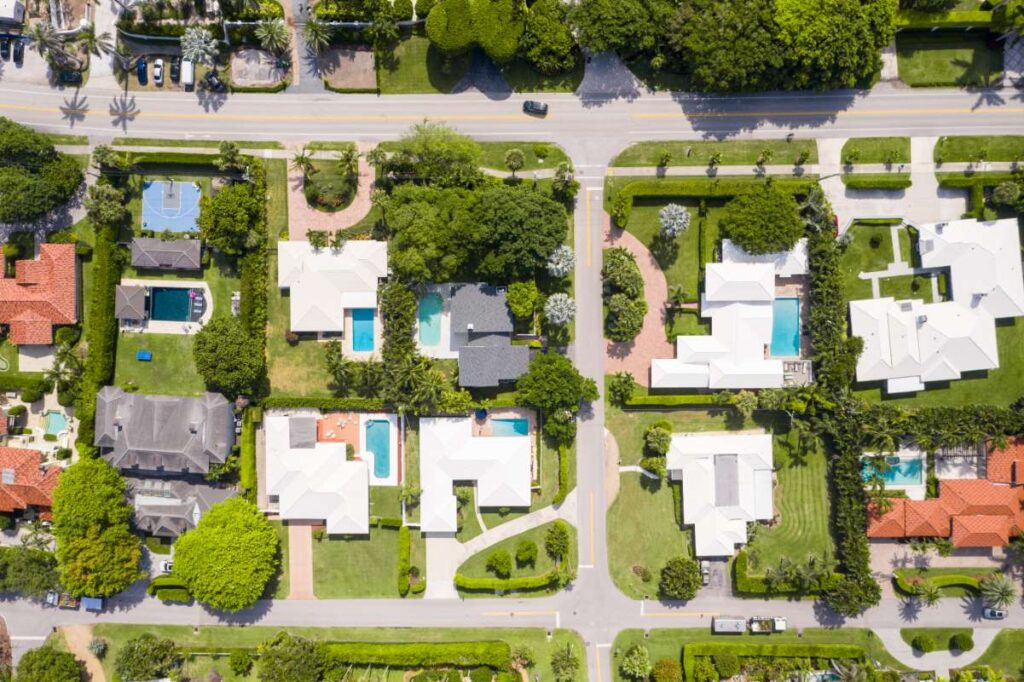 Pool Industry Outlook: The Rise of Paperless Invoicing