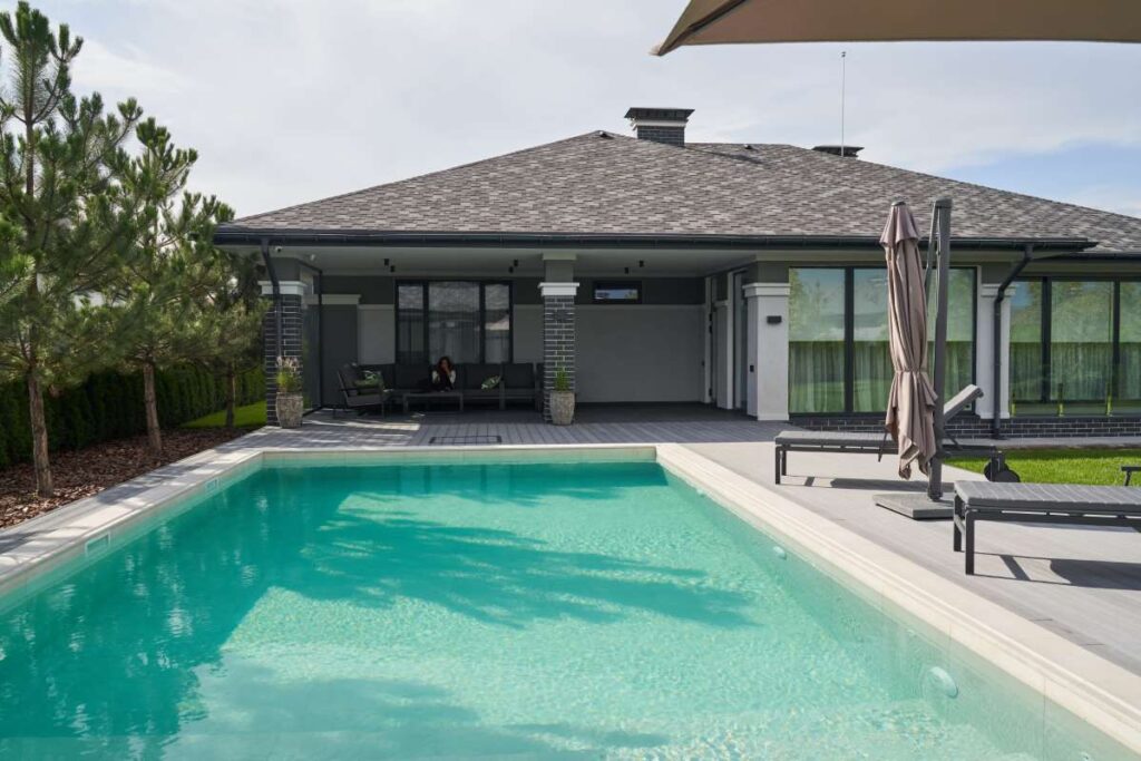 How EZ Pool Biller Can Help You Set Pricing Financially