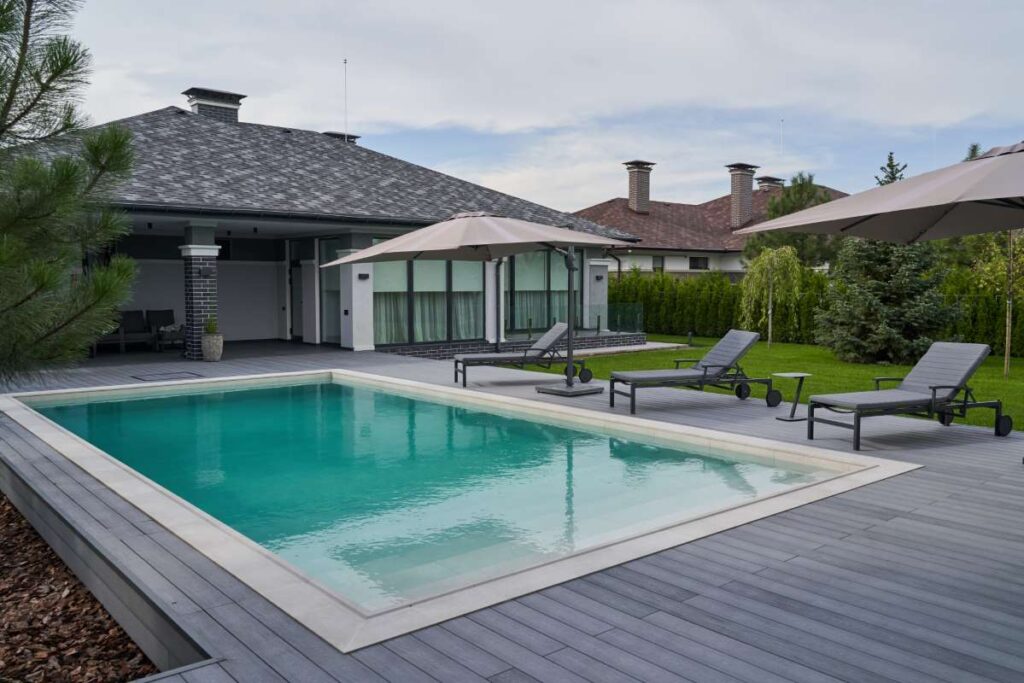 How Data Filtering Can Improve Your Pool Service Workflow